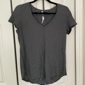 Lululemon tee shirt. Size 8.
